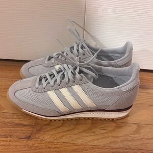 Adidas Women’s SL 72 Sneaker Sz 6